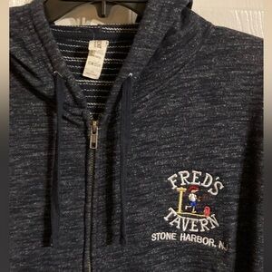 Fred’s Tavern men’s extra large hooded zip front gray sweatshirt